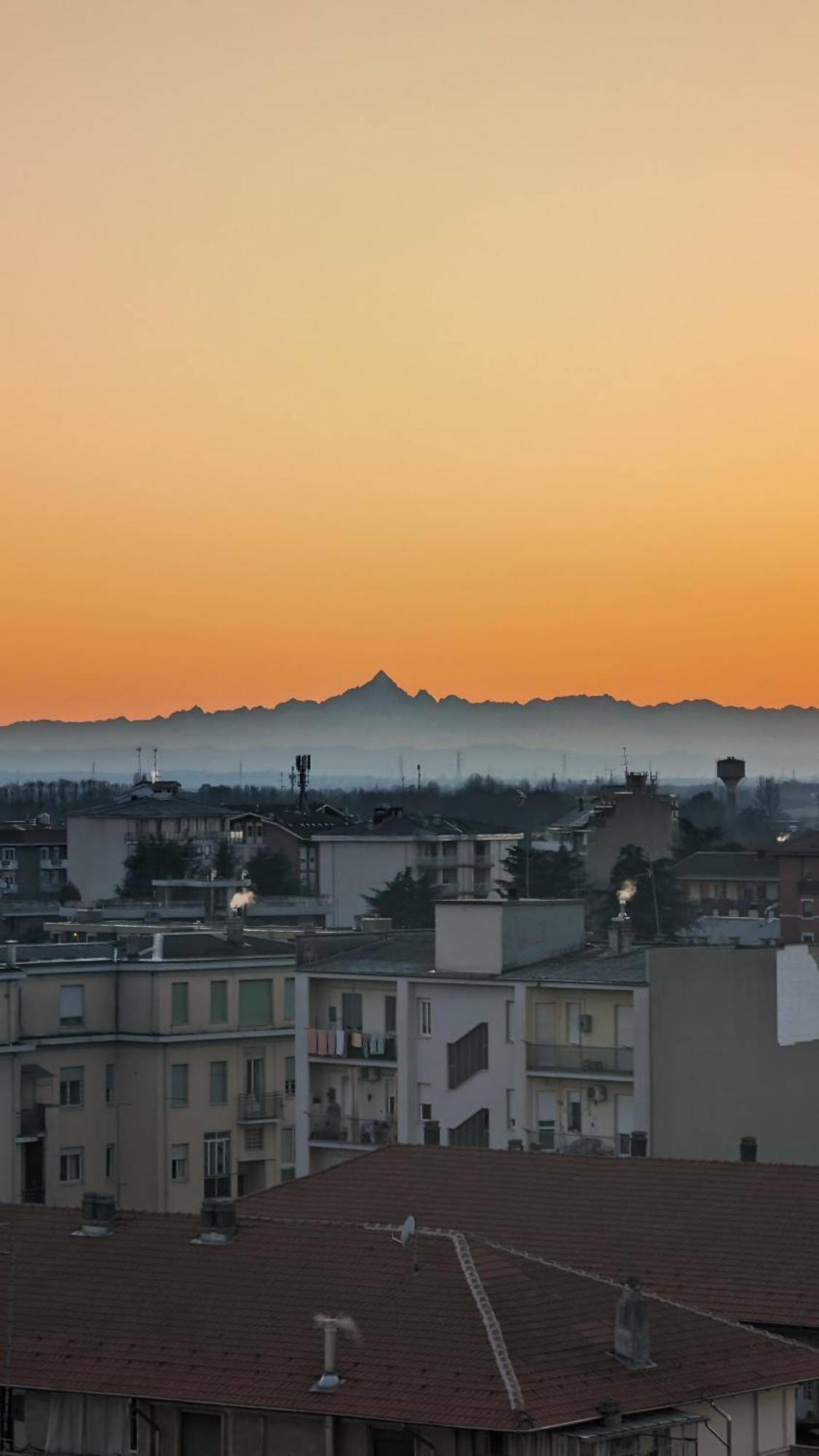 La Terrazza Del Re Vercelli Exterior foto